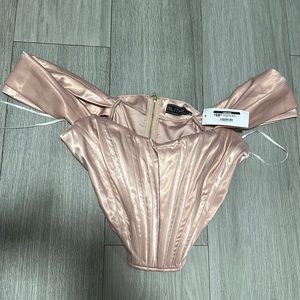 NWT- off shoulder bones cropped top. Blush. Large